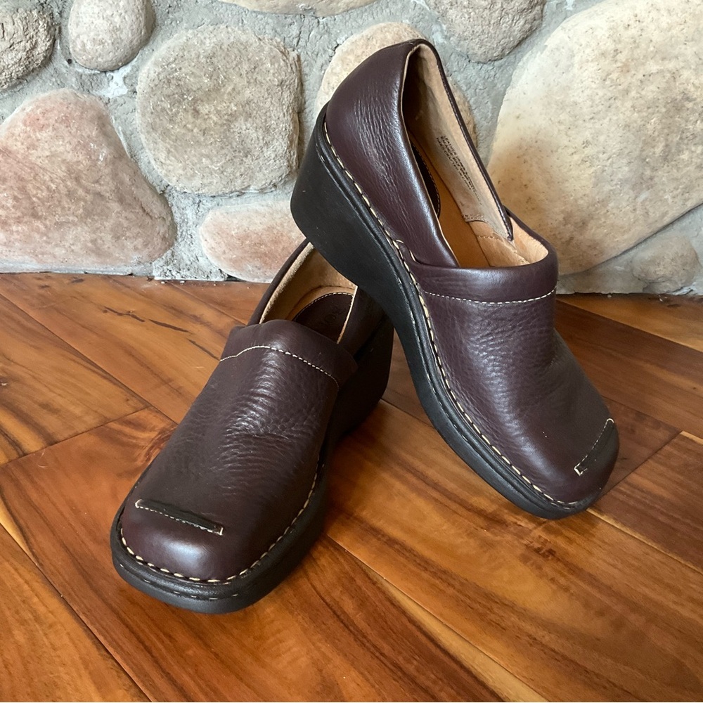 ✔️ Born Brown Leather Wedge Clog Size 7.5